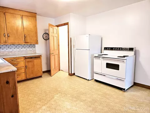 1308 Hancock, Wakefield, MI 49968 photo 4
