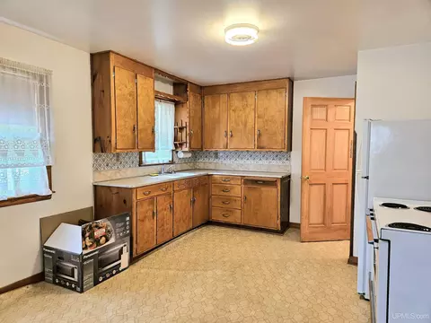 1308 Hancock, Wakefield, MI 49968 photo 7