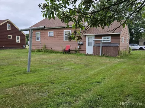 1308 Hancock, Wakefield, MI 49968 photo 3