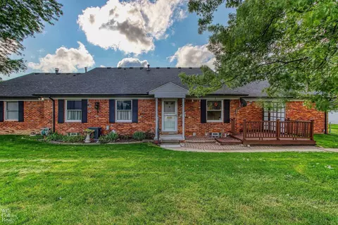 102 Bon Brae #13, Saint Clair Shores, MI 48081