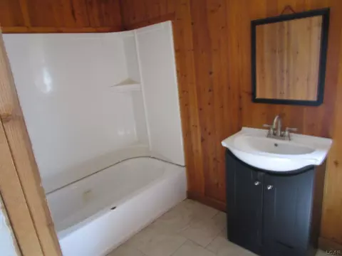 221 E Cummins St, Tecumseh, MI 49286 photo 7