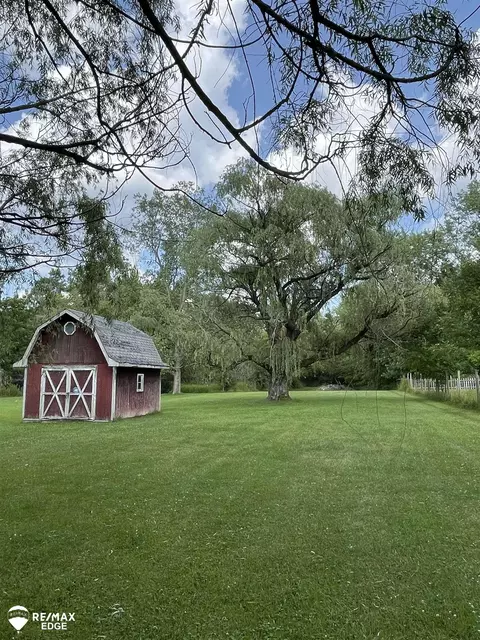 2439 S Vassar, Davison, MI 48423 photo 16