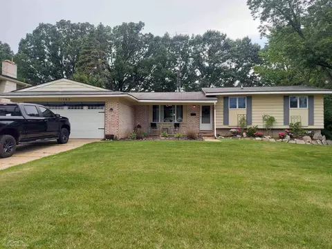11362 Grand Oak, Grand Blanc, MI 48439