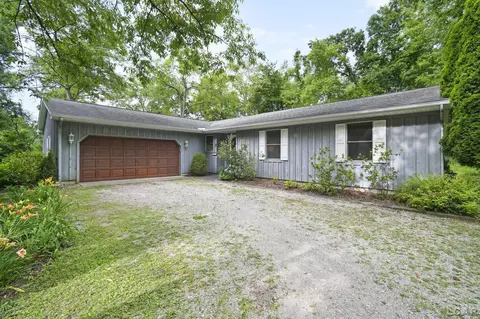 2330 Cedarwood, Adrian, MI 49221