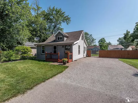 3209 Beechwood, Monroe, MI 48162
