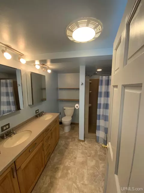 415 Cleveland, Ishpeming, MI 49849 photo 8