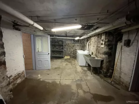 415 Cleveland, Ishpeming, MI 49849 photo 37