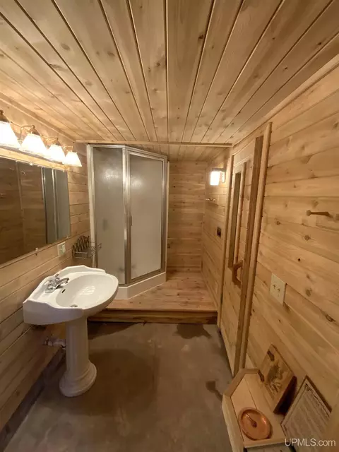 415 Cleveland, Ishpeming, MI 49849 photo 29