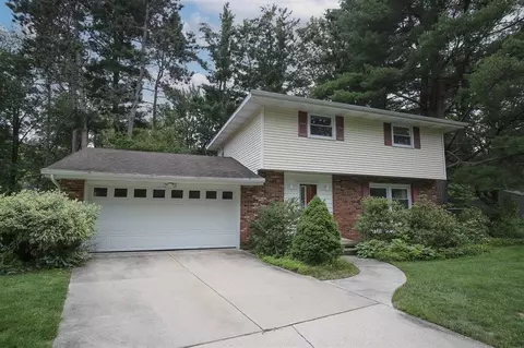 1425 Dilloway, Midland, MI 48640