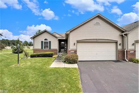 3372 Spruceridge Ct, Davison, MI 48423