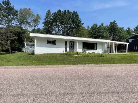 100 Poplar, Ishpeming, MI 49849 photo 2
