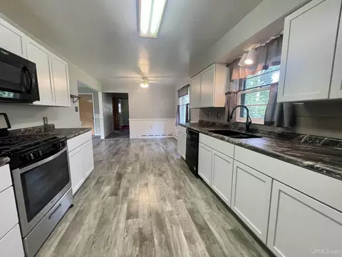 100 Poplar, Ishpeming, MI 49849 photo 13