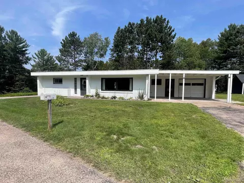 100 Poplar, Ishpeming, MI 49849
