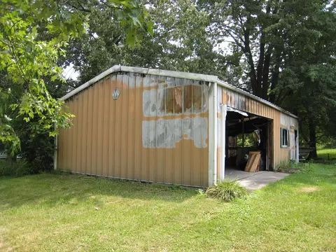1371 E Vly, Adrian, MI 49221 photo 24