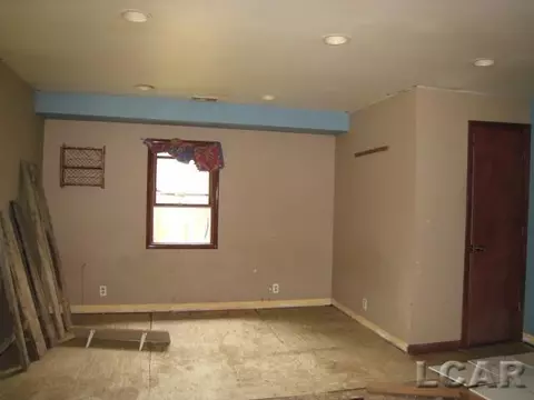 1371 E Vly, Adrian, MI 49221 photo 11