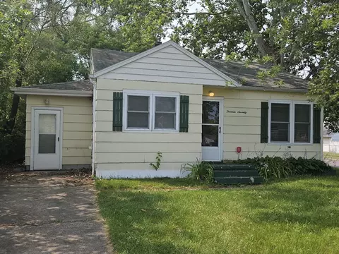 1370 Carman, Burton, MI 48529