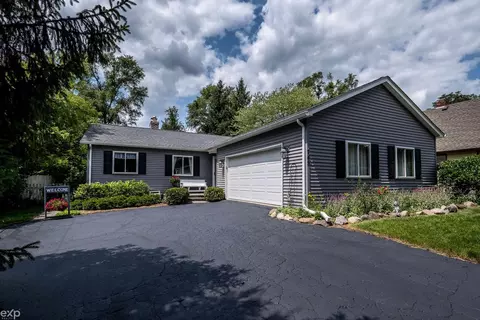 745 Lounsbury, Rochester, MI 48307