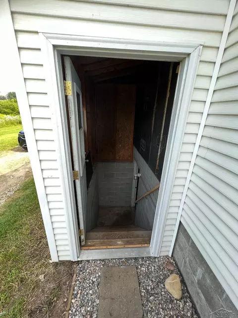 1905 W Saganing, Bentley, MI 48613 photo 31