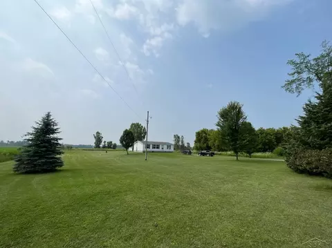1905 W Saganing, Bentley, MI 48613 photo 2