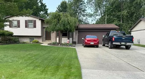 32111 Riverpoint, New Baltimore, MI 48047