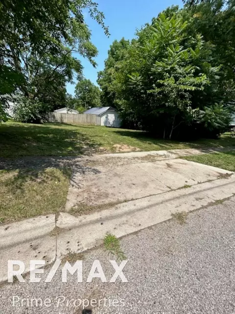 900 Ada, Owosso, MI 48867