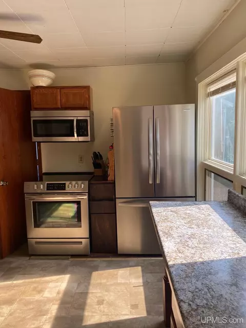 51 Second, South Range, MI 49963 photo 3