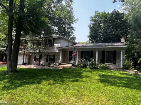 16273 Timberview, Clinton Township, MI 48036