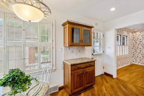 596 Hampton, Grosse Pointe Woods, MI 48236 photo 9