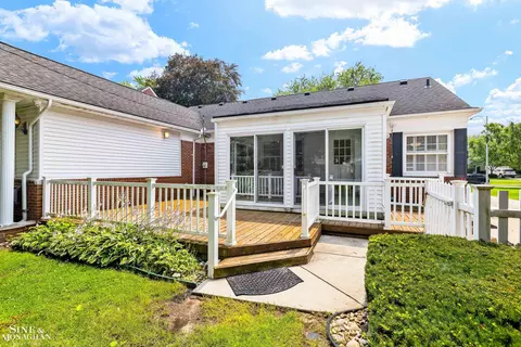 596 Hampton, Grosse Pointe Woods, MI 48236 photo 29