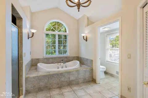 596 Hampton, Grosse Pointe Woods, MI 48236 photo 20