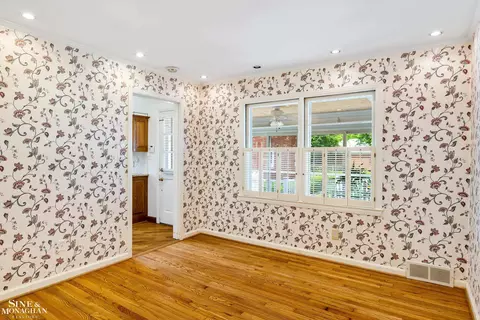 596 Hampton, Grosse Pointe Woods, MI 48236 photo 14