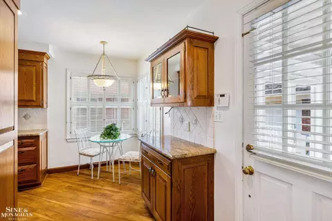 596 Hampton, Grosse Pointe Woods, MI 48236 photo 10