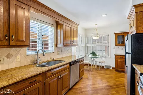 596 Hampton, Grosse Pointe Woods, MI 48236 photo 8