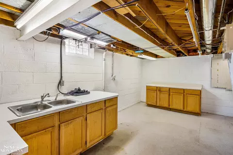 596 Hampton, Grosse Pointe Woods, MI 48236 photo 26