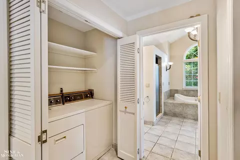 596 Hampton, Grosse Pointe Woods, MI 48236 photo 19