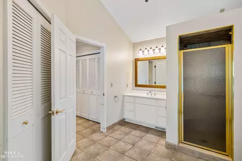 596 Hampton, Grosse Pointe Woods, MI 48236 photo 21