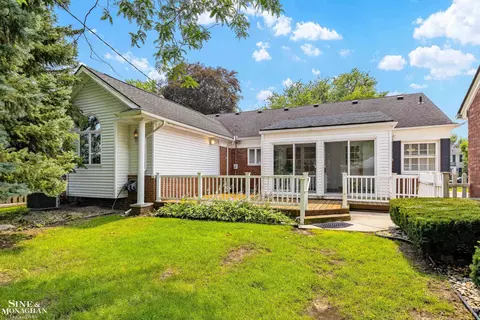 596 Hampton, Grosse Pointe Woods, MI 48236 photo 32