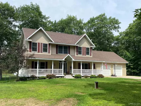 7743 Tipperary, Gladstone, MI 49837