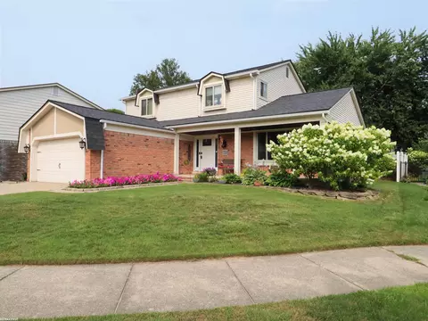 17054 Knollwood, Clinton Township, MI 48038