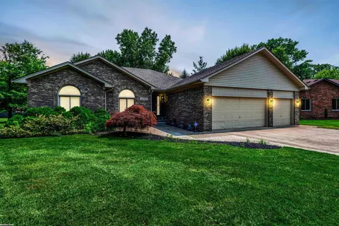 49368 Berkshire, New Baltimore, MI 48047