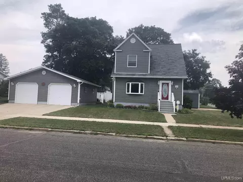 604 Michigan, Gladstone, MI 49837
