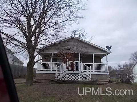 608 Negaunee, Florence, WI 54121