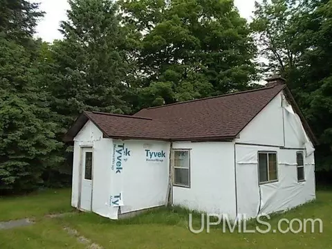 200 Willow Ave, Bates, MI 49935