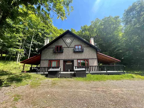 105 Alpine Highlands, Iron River, MI 49935