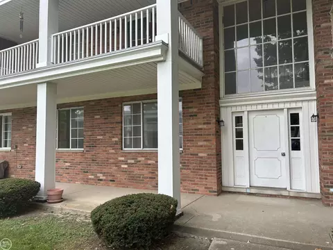 29304 Hoover, Warren, MI 48093