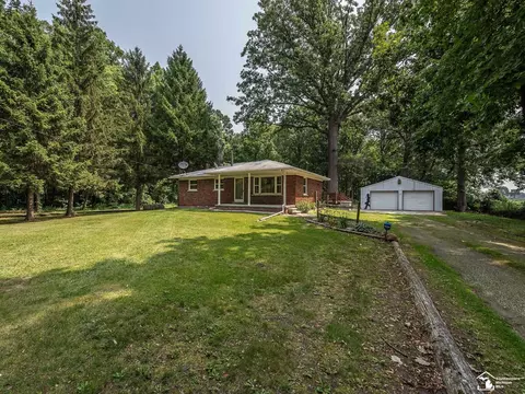 12110 Martinsville, Carleton, MI 48117