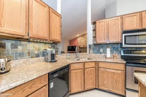 46865 Fox Run, Macomb, MI 48044 photo 4
