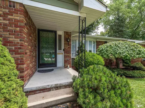 1596 Riverview, Monroe, MI 48162 photo 2