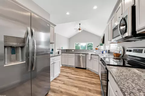 22589 Cass, Macomb, MI 48042 photo 10