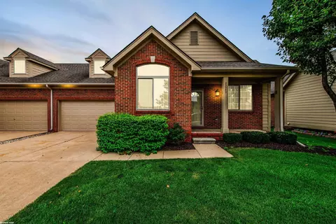 22589 Cass, Macomb, MI 48042 photo 3
